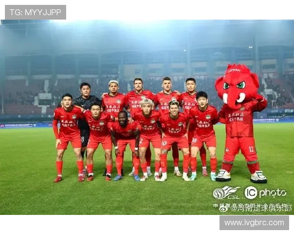 中国足球联赛迎来新变化 多支俱乐部引入外援提升整体实力